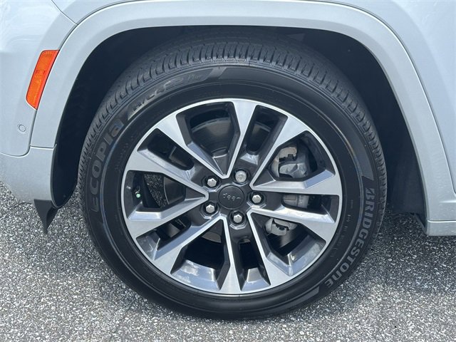 Used 2024 Jeep Grand Cherokee L Overland w/ Luxury Tech Group IV image 11