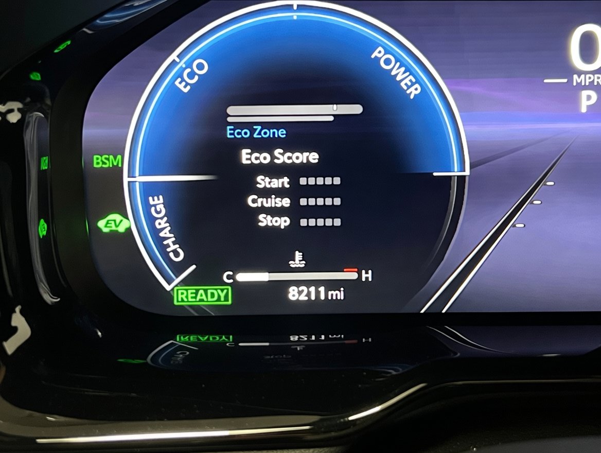 Used 2025 Toyota RAV4 Limited w/ Weather Package AWD/4WD image 8