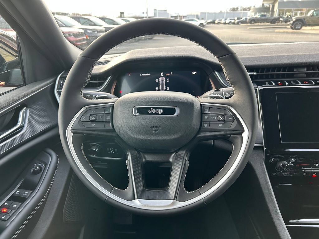 New 2025 Jeep Grand Cherokee 4WD image 10