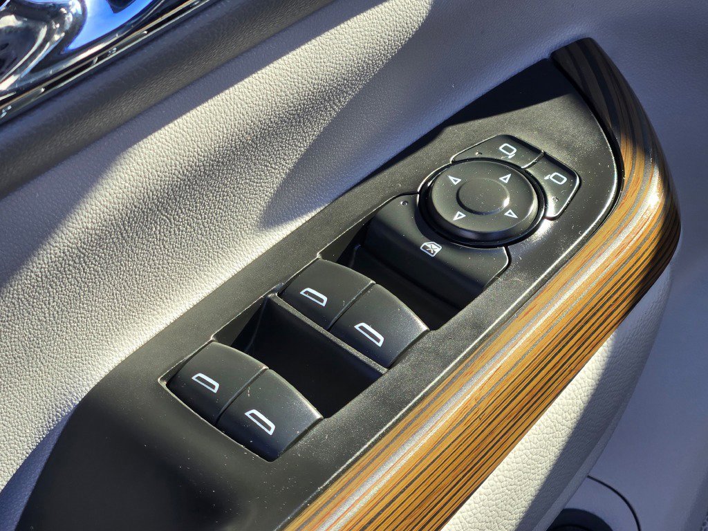 Used 2017 GMC Acadia SLE image 21