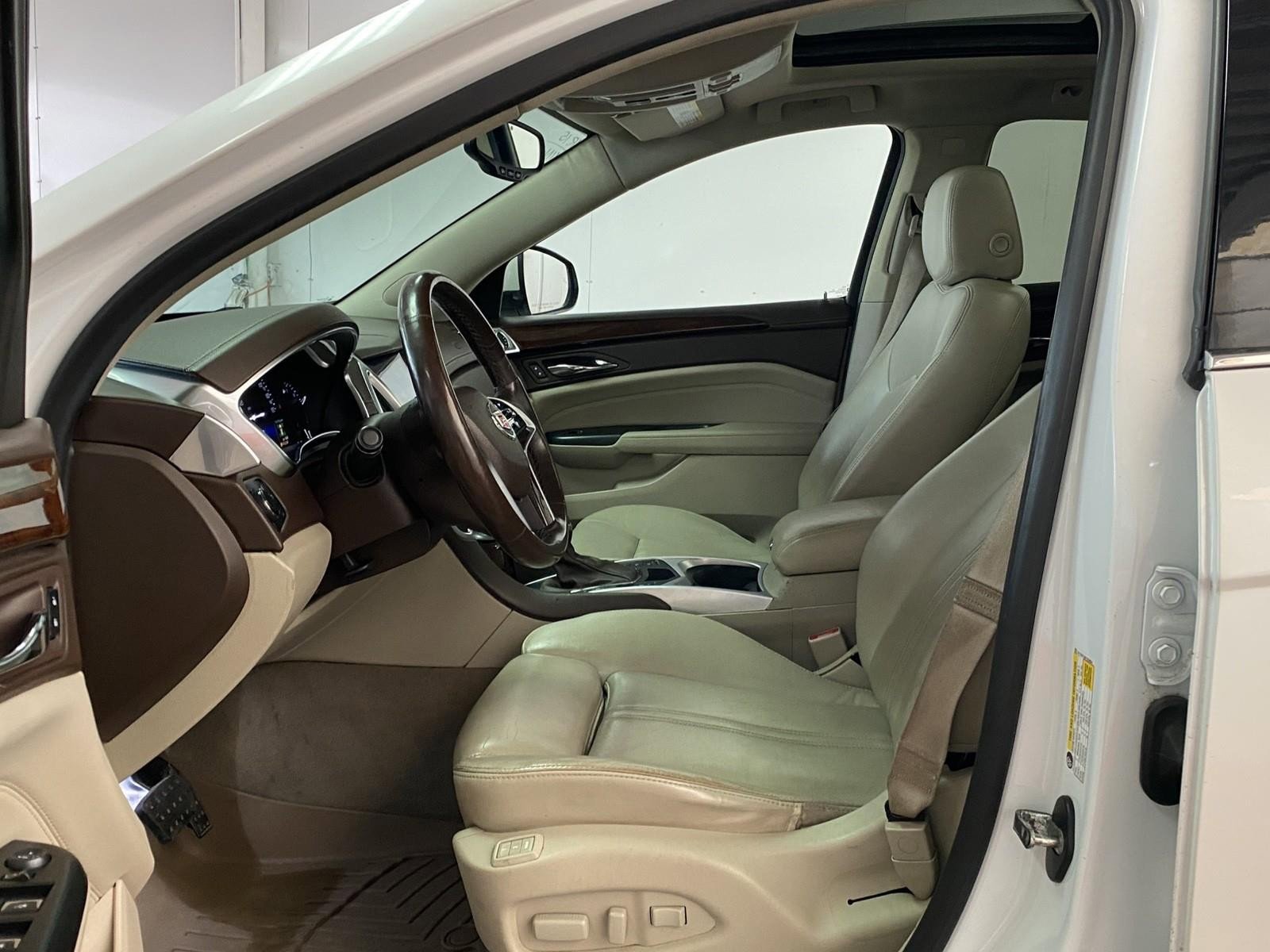 Used 2015 Cadillac SRX Luxury w/ Driver Awareness Package image 22