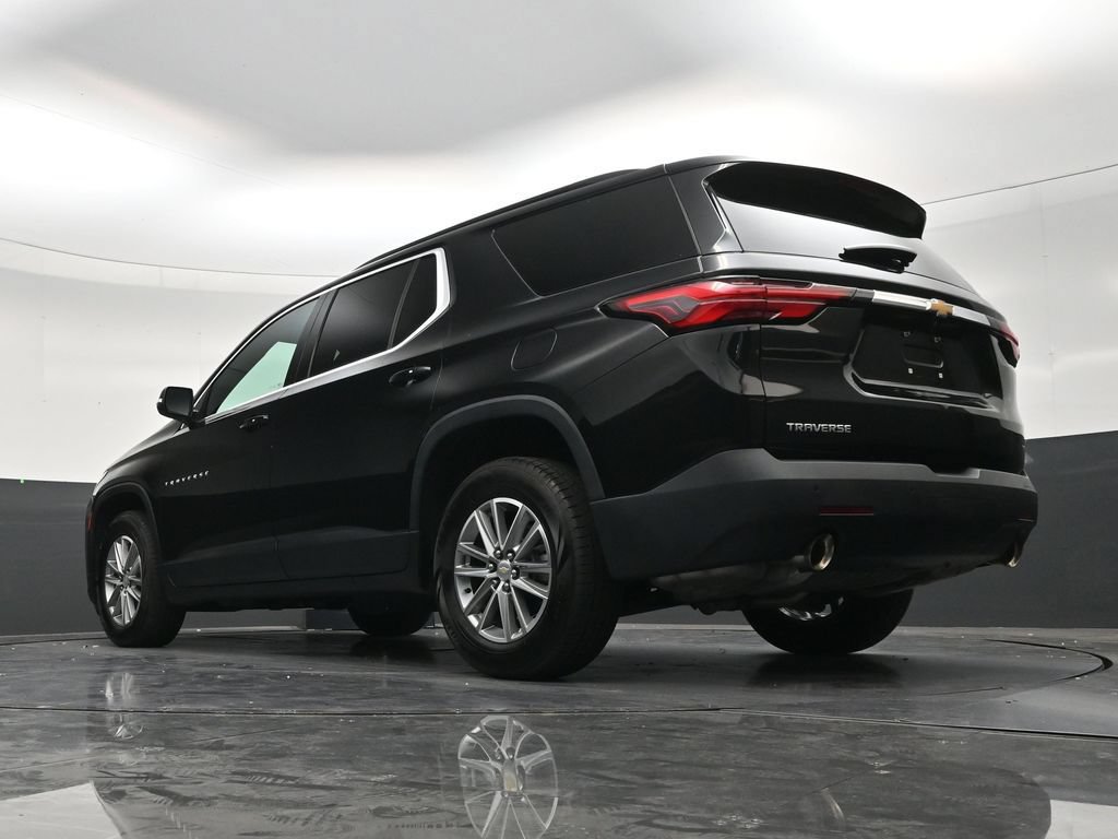Used 2023 Chevrolet Traverse LT FWD image 23