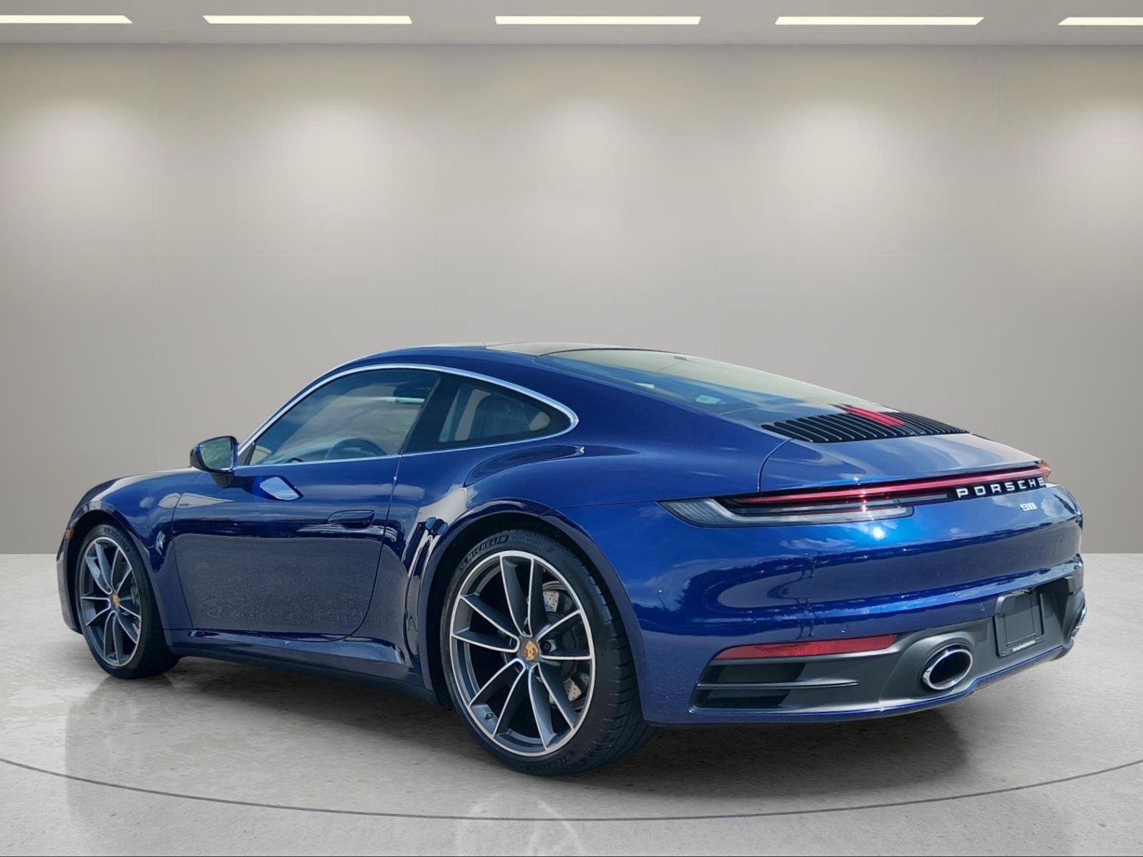 Used 2020 Porsche 911 Carrera RWD image 3