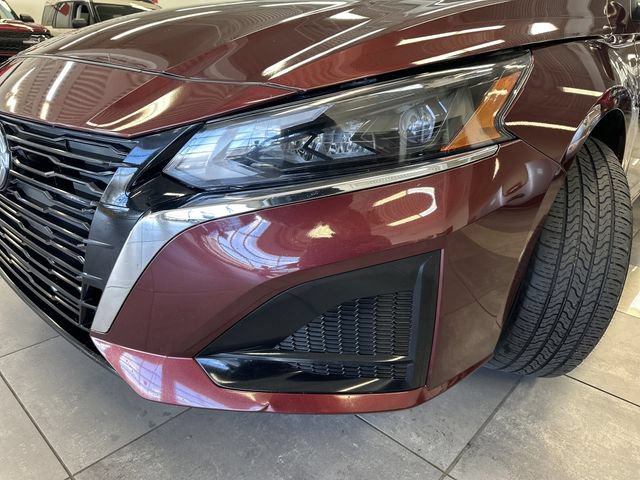 Used 2024 Nissan Altima 2.5 SV AWD/4WD image 17