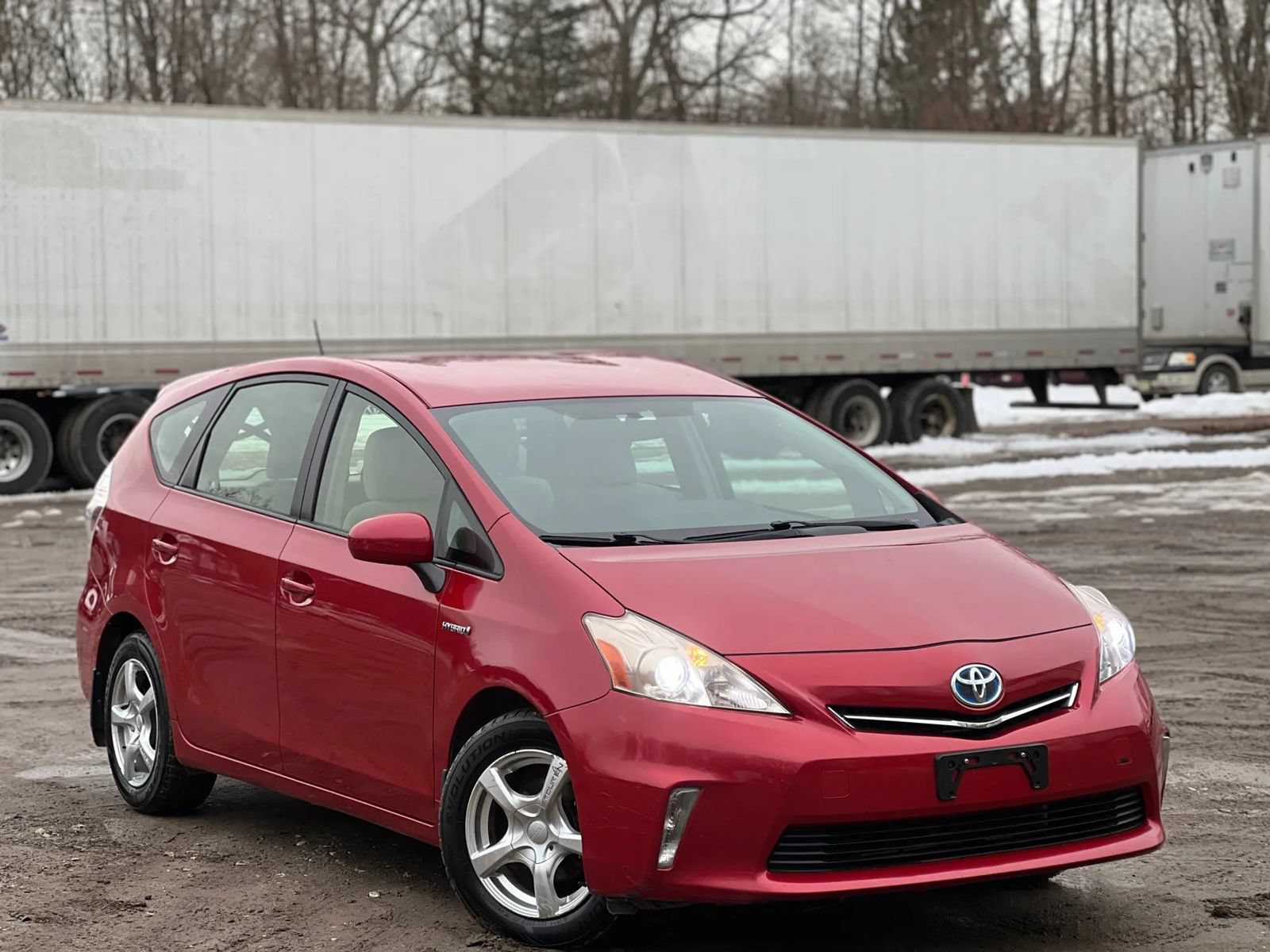 Used 2012 Toyota Prius V Two w/ Preferred Accessory Pkg FWD image 8