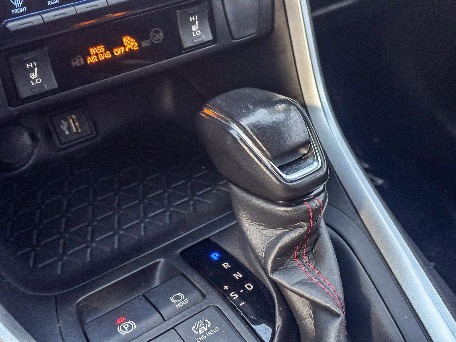 Used 2023 Toyota RAV4 SE w/ Weather & Moonroof Package image 27