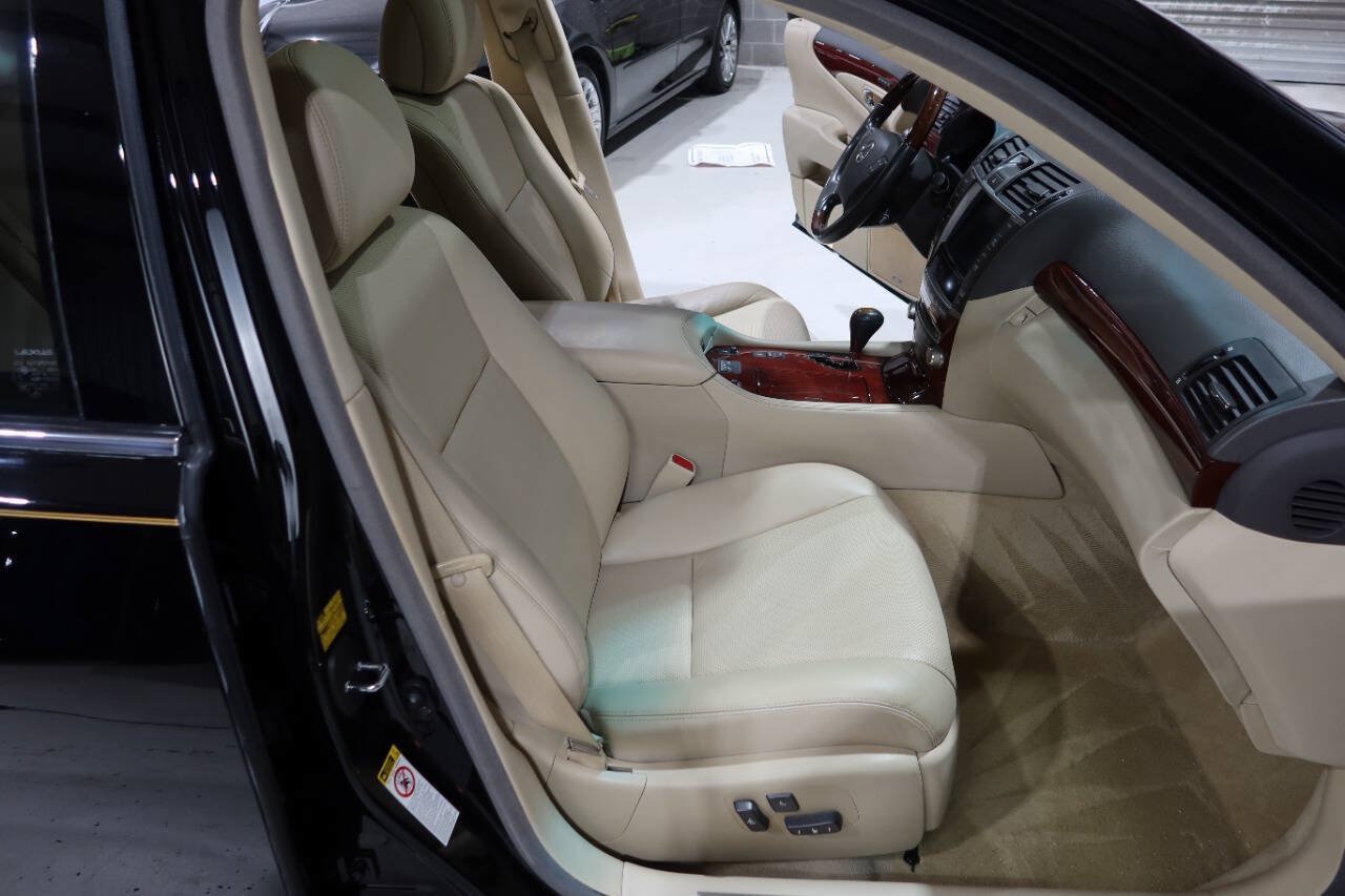 Used 2012 Lexus LS 460 w/ Comfort Pkg RWD image 13