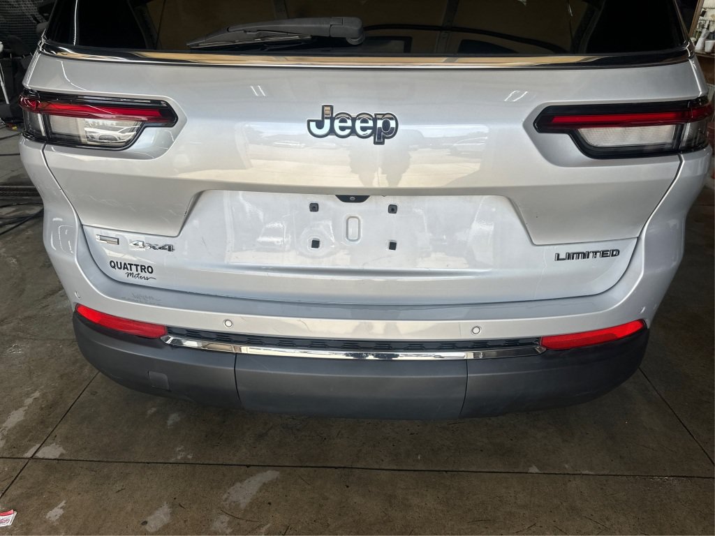 Used 2022 Jeep Grand Cherokee L Limited AWD/4WD image 14