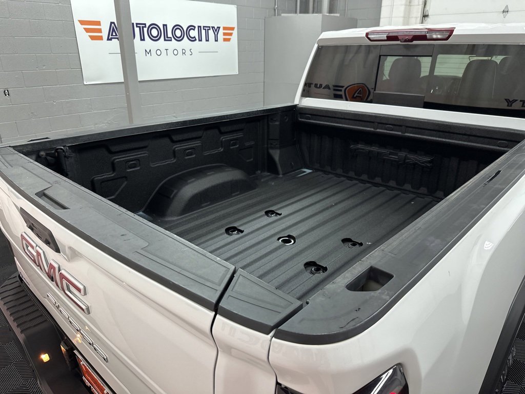 Used 2024 GMC Sierra 2500 AT4X image 11