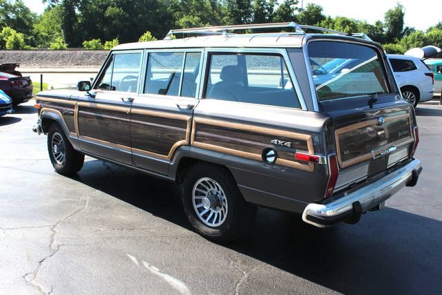 Used 1990 Jeep Grand Wagoneer AWD/4WD image 6