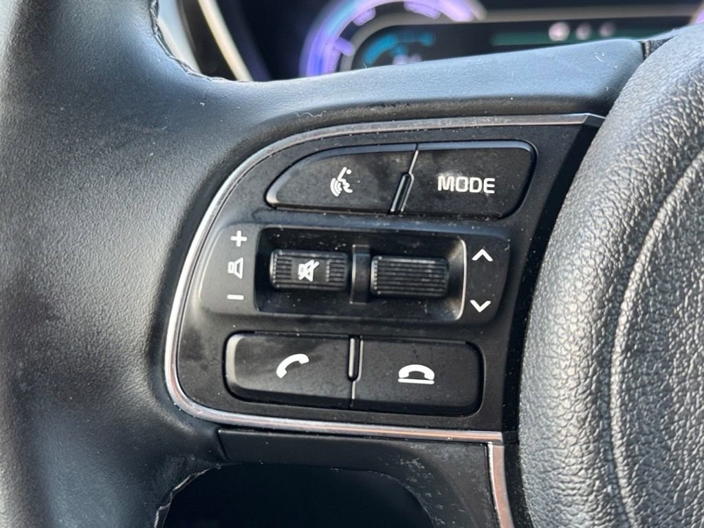 Used 2021 Kia Niro LXS image 18