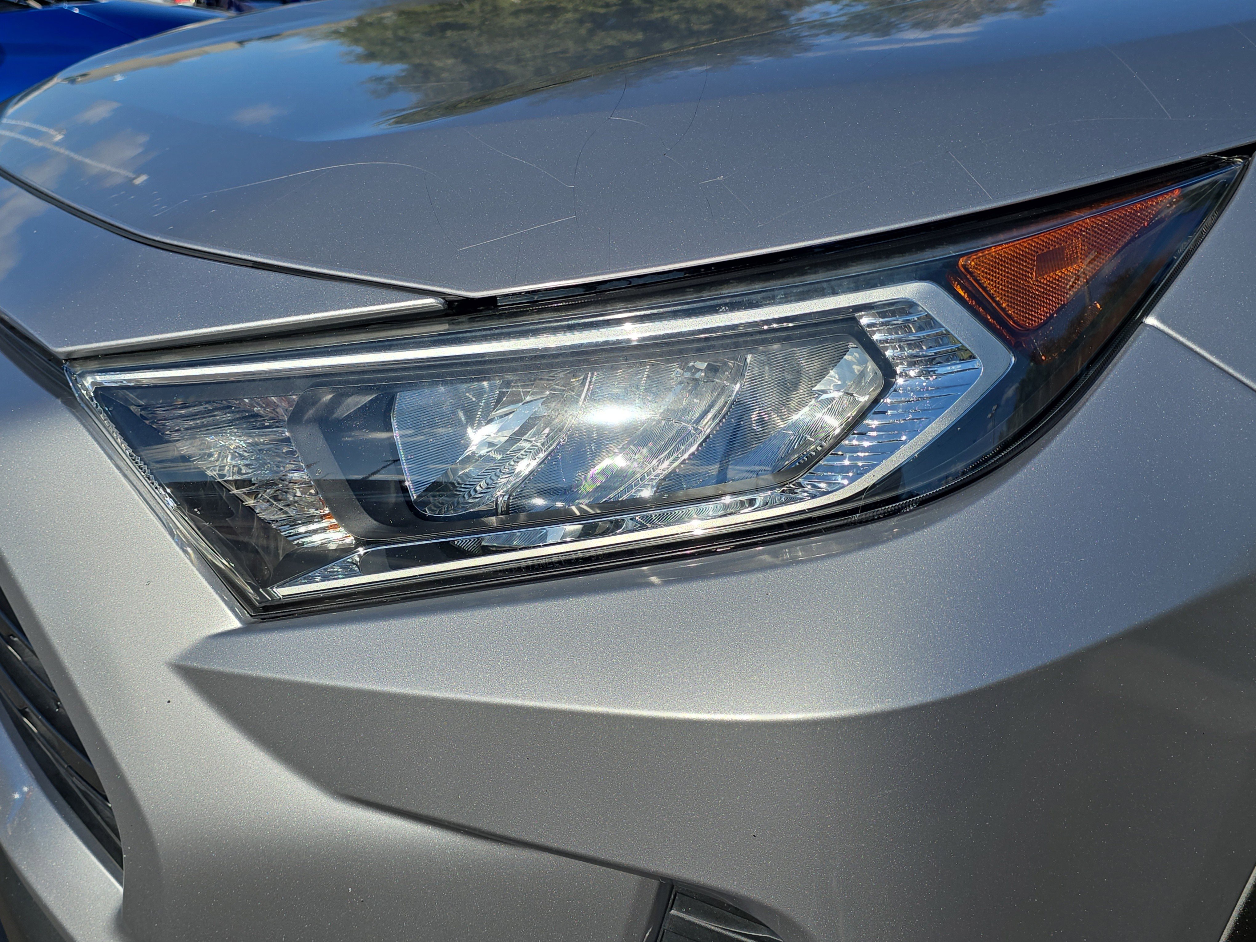 Used 2020 Toyota RAV4 XLE Premium image 10