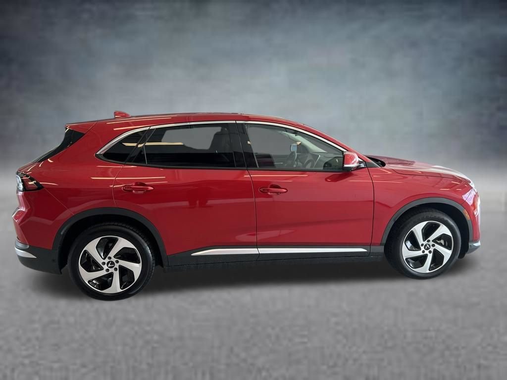 Used 2025 VinFast VF 8 Eco AWD/4WD image 6