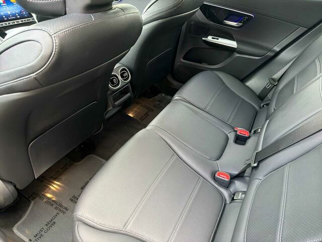 Used 2025 Mercedes-Benz GLC 350e 4MATIC image 15