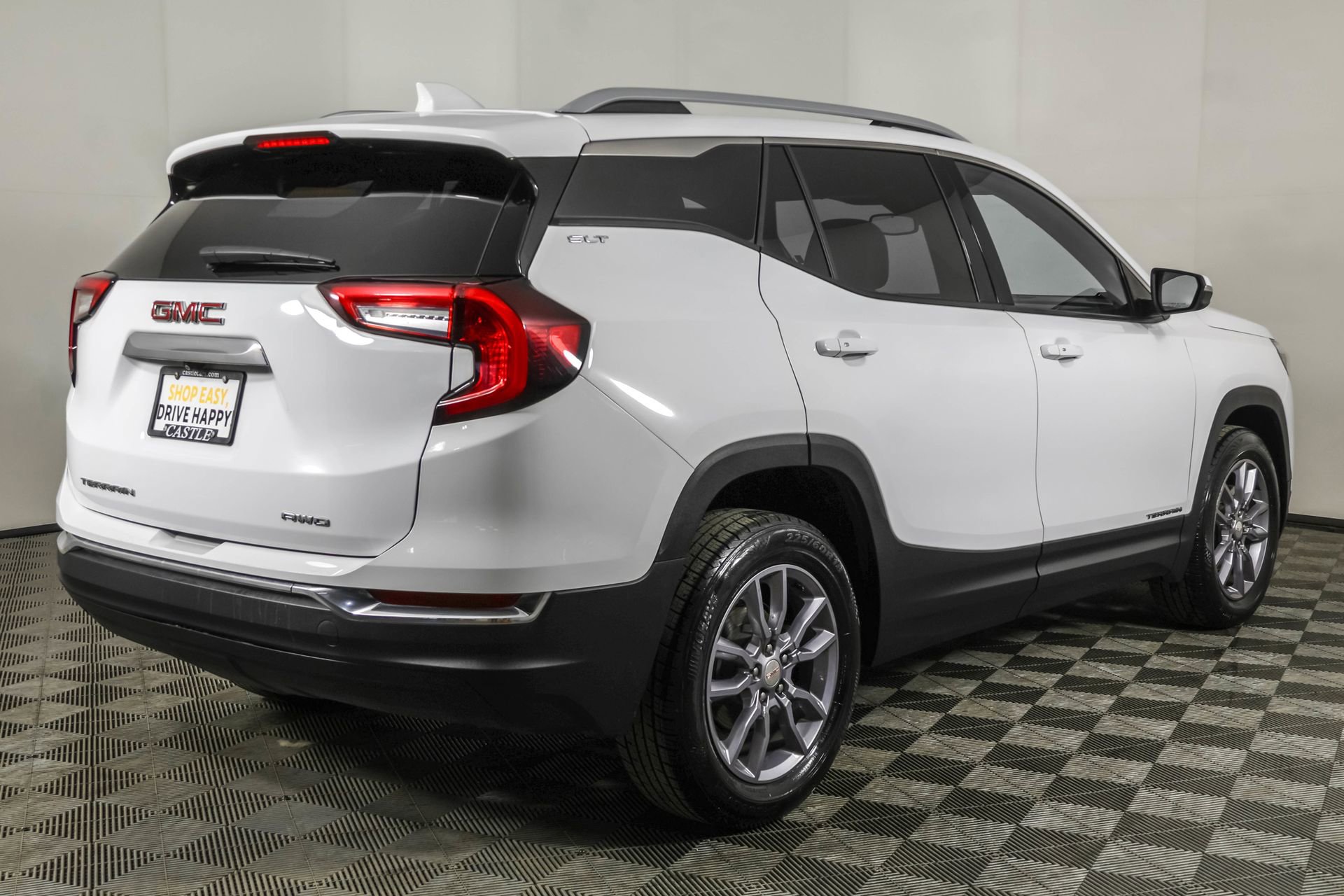 Used 2023 GMC Terrain SLT image 16