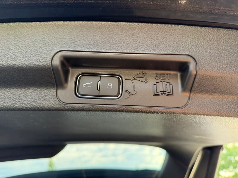 Used 2025 Ford Explorer ST-Line AWD/4WD image 25