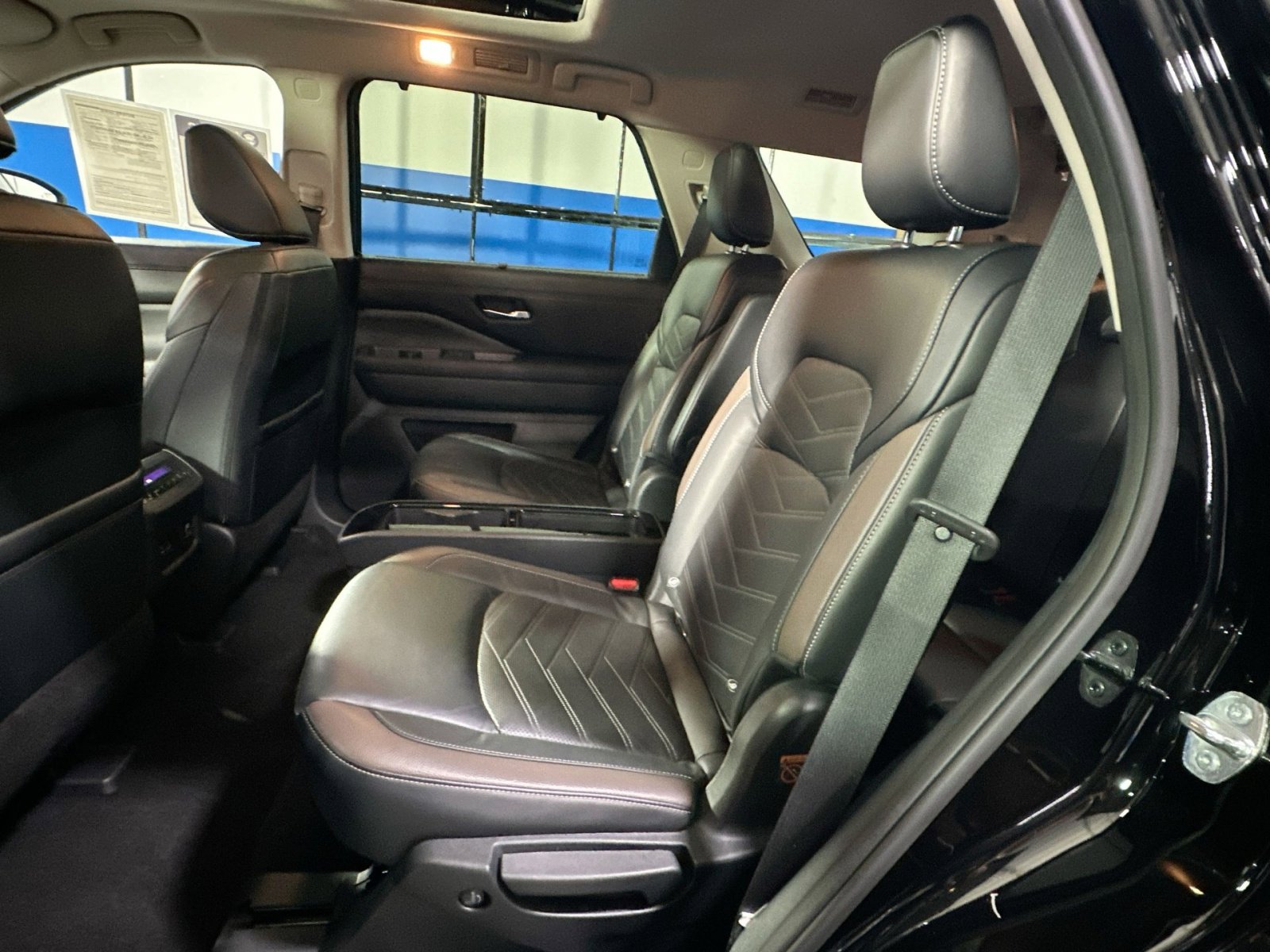 Used 2023 Nissan Pathfinder Platinum image 35