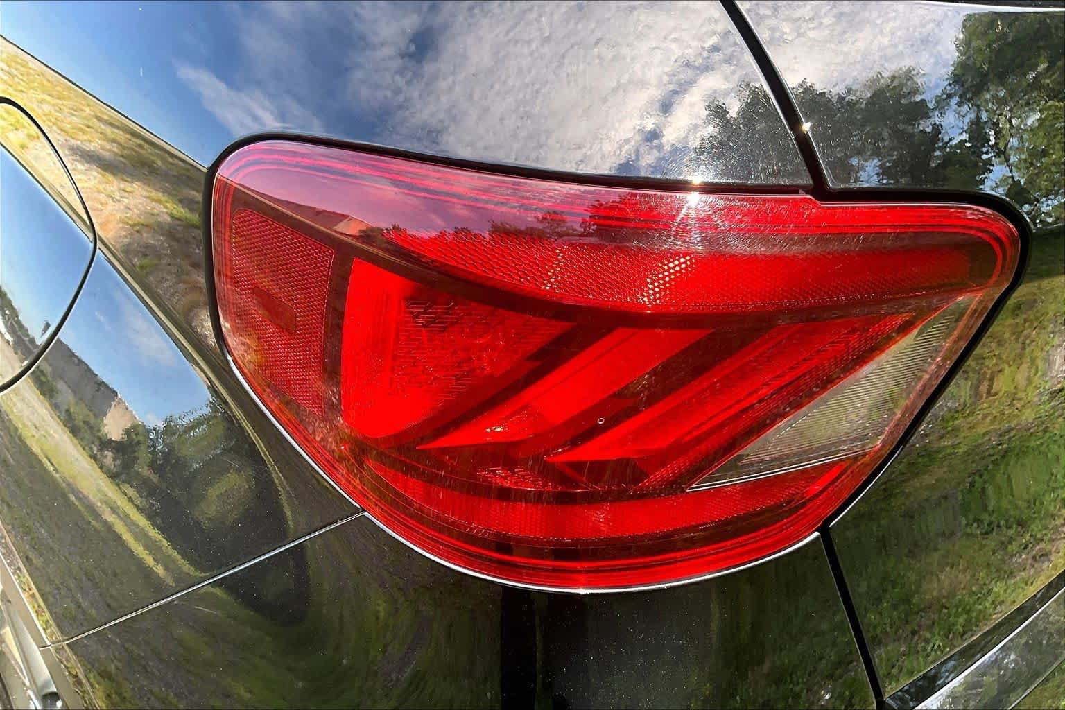 Used 2025 Hyundai Venue SEL FWD image 29