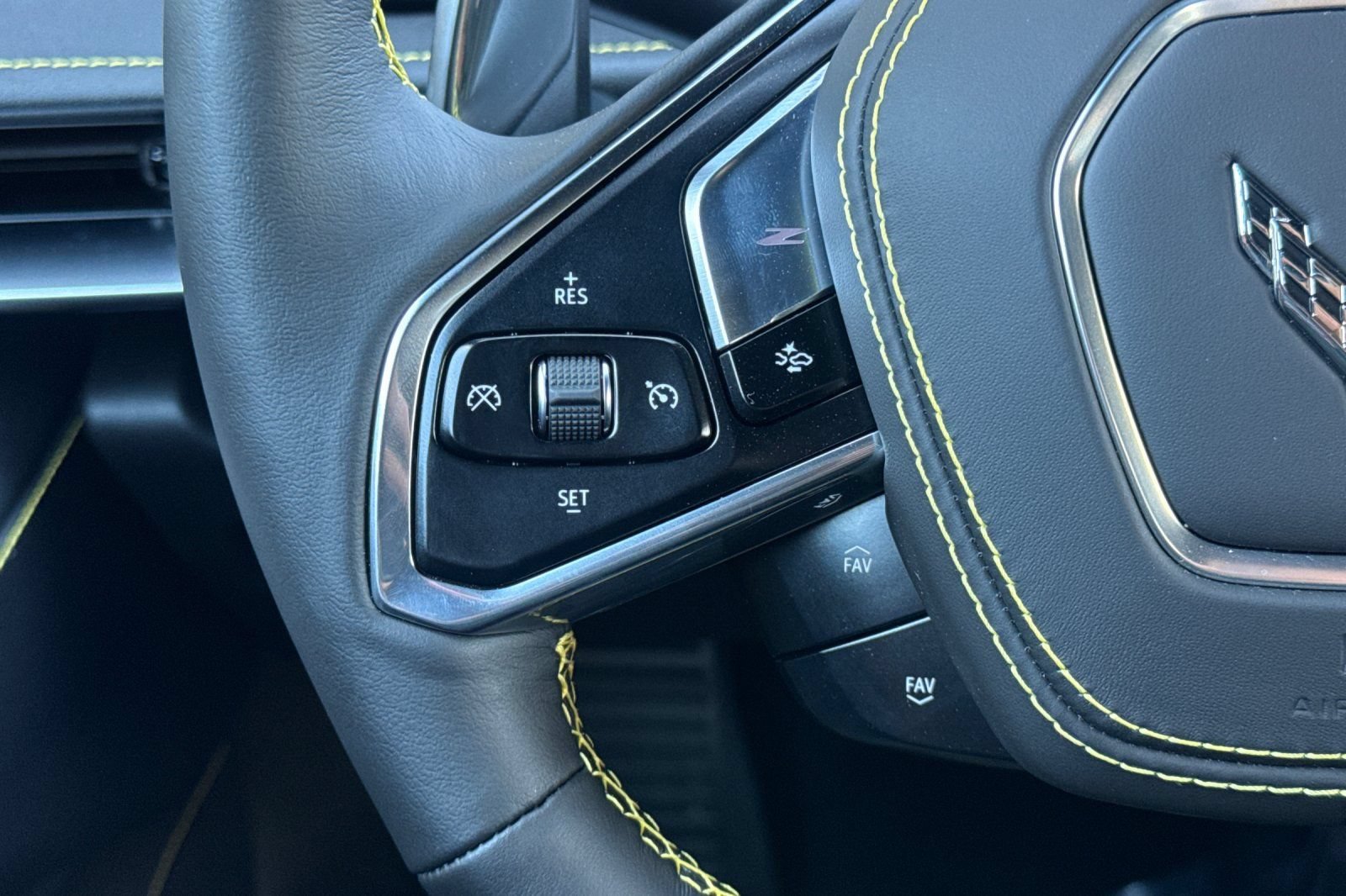 New 2026 Chevrolet Corvette Stingray Preferred Cpe w/ Z51 Performance Package RWD image 25