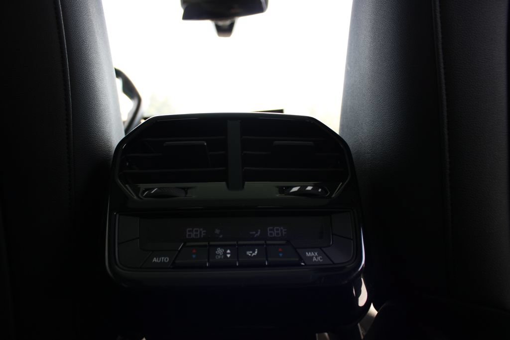 Used 2023 BMW iX xDrive50 AWD/4WD image 26