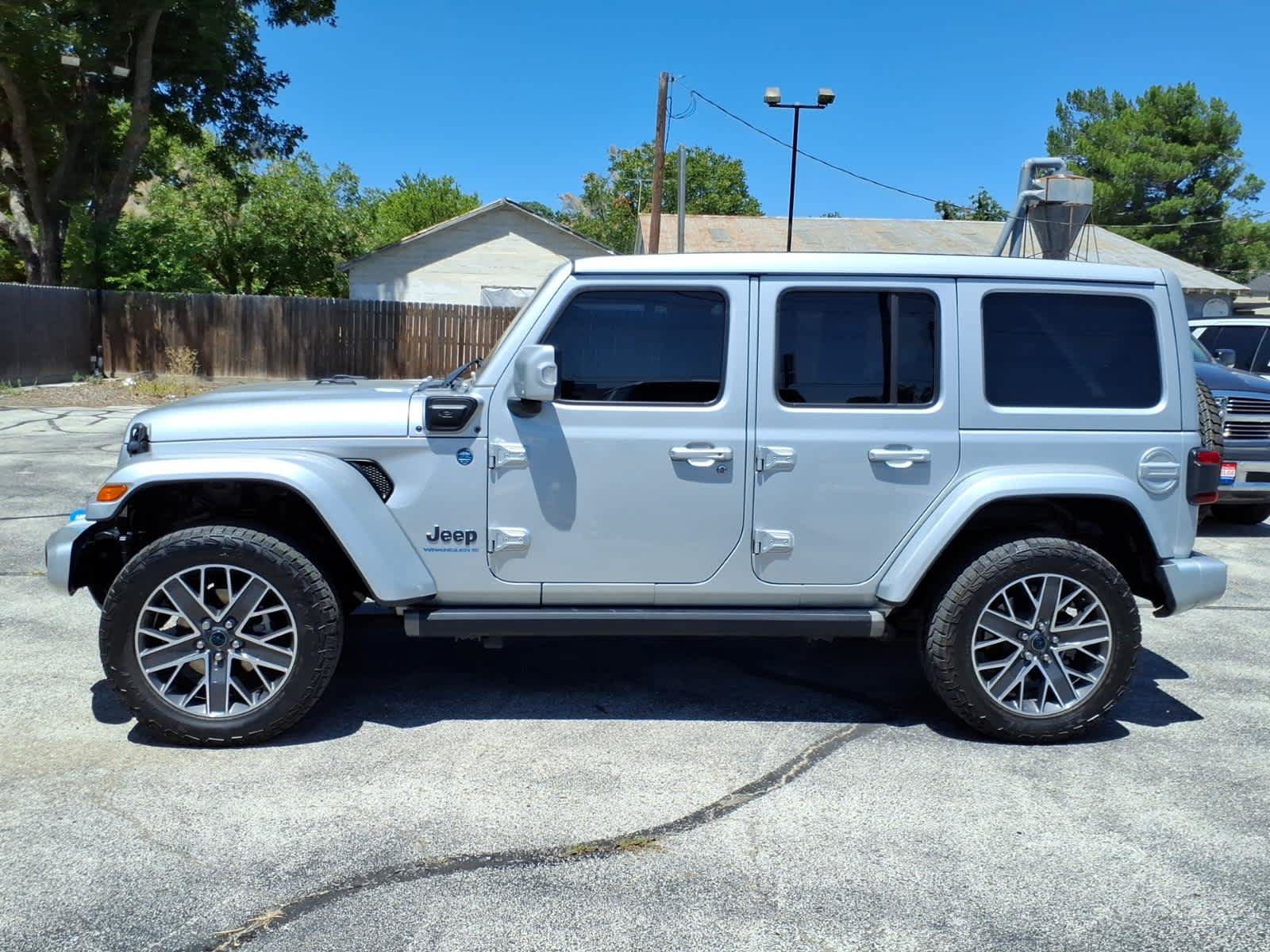 Used 2024 Jeep Wrangler High Altitude AWD/4WD image 12