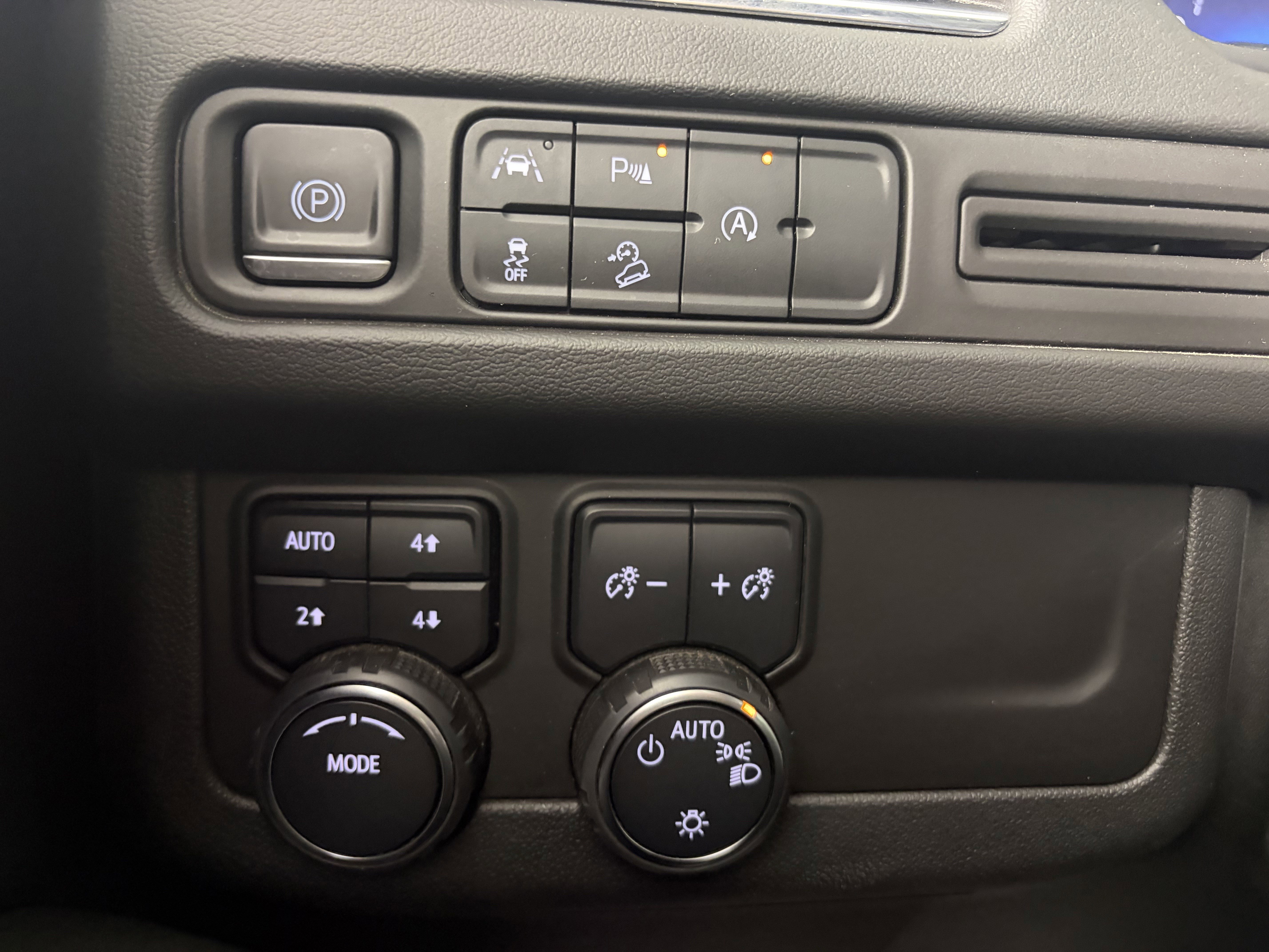 Used 2024 Chevrolet Tahoe Premier image 37