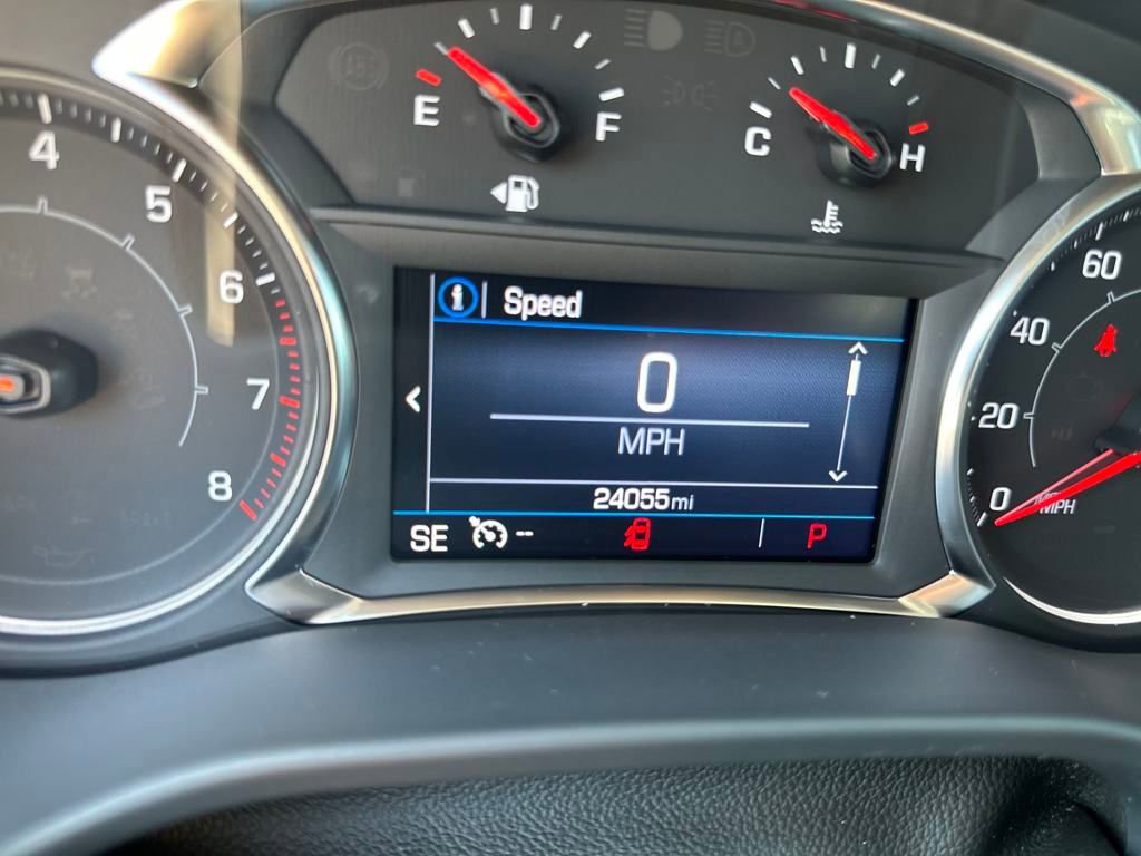 Used 2023 GMC Acadia SLE image 18