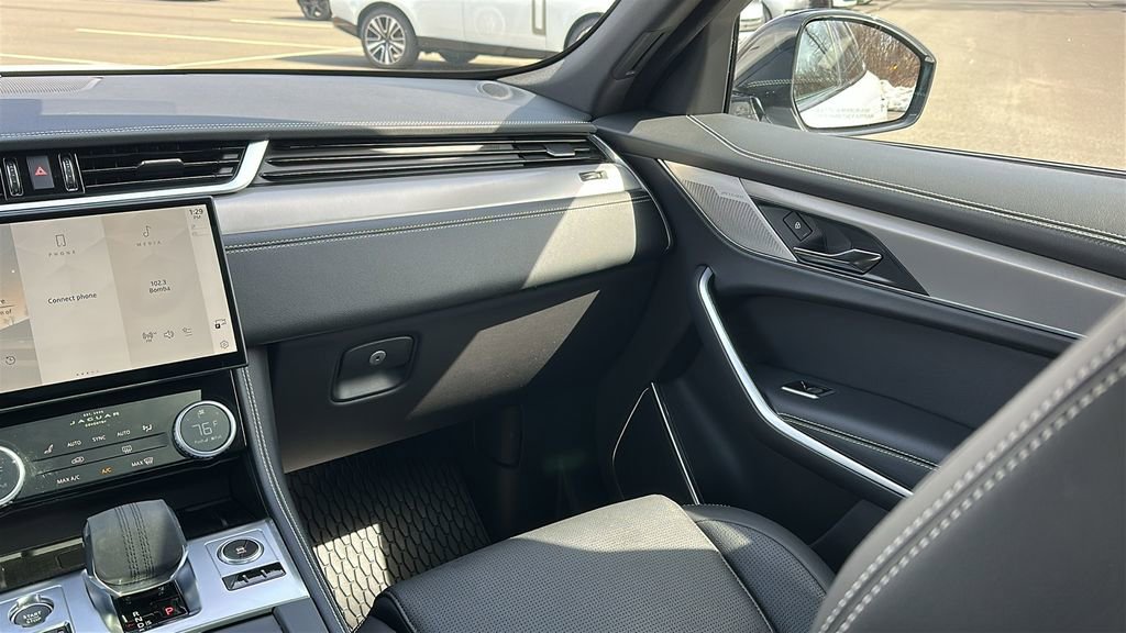 Certified 2025 Jaguar F-PACE R-Dynamic S image 24