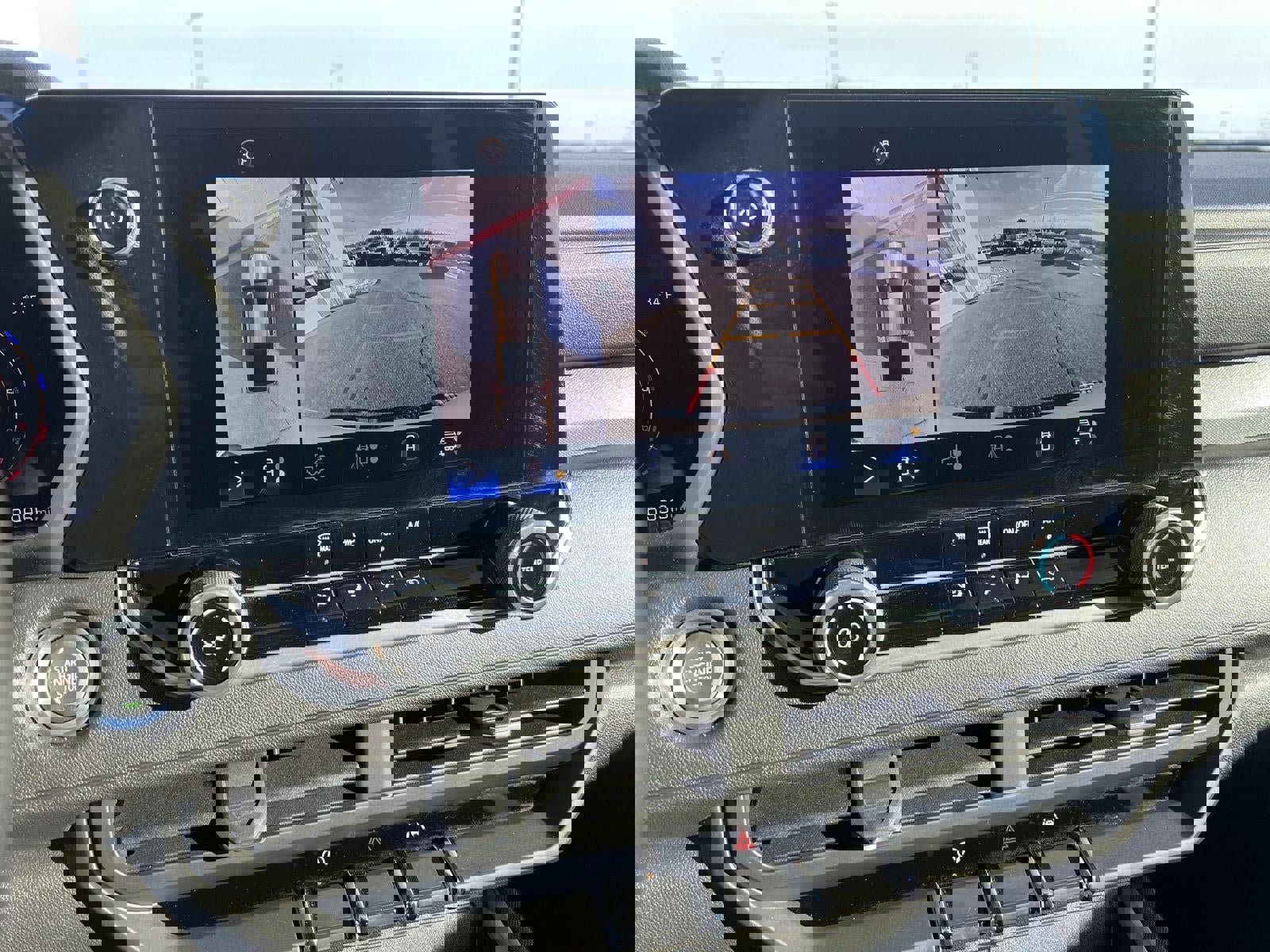 Used 2024 Chevrolet Colorado Trail Boss w/ Technology Package image 5