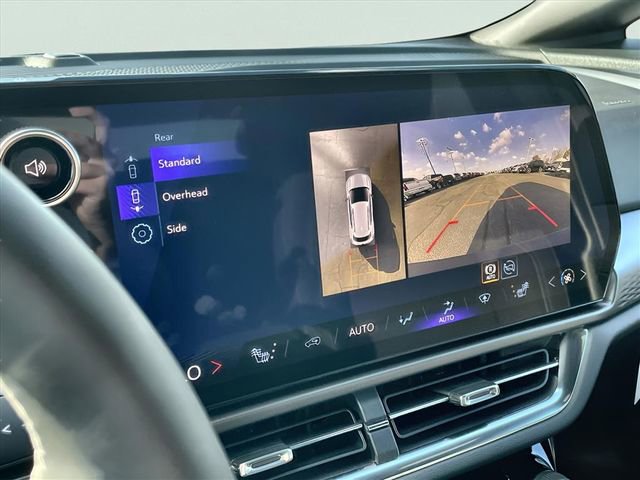 New 2026 Chevrolet Equinox EV LT image 16