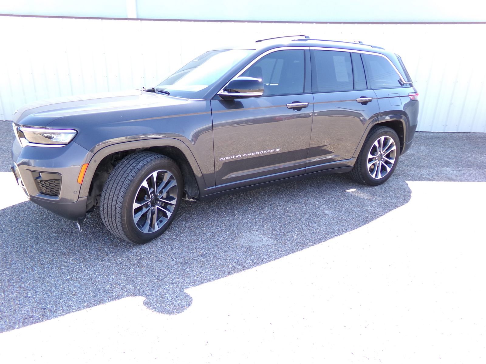 Used 2023 Jeep Grand Cherokee Overland
