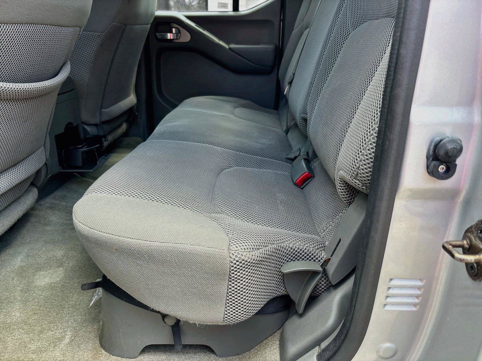 Used 2015 Nissan Frontier SV w/ SV Value Truck Package RWD image 10