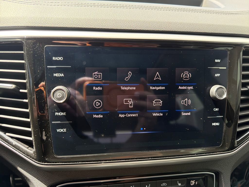 Certified 2023 Volkswagen Atlas SEL R-Line image 21