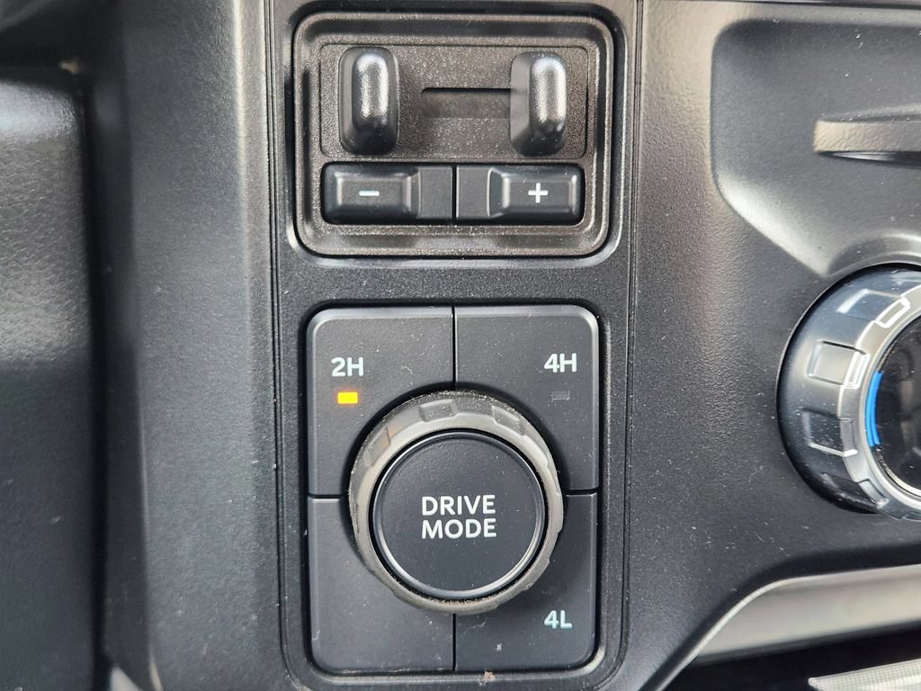 Used 2024 Ford F350 Lariat w/ Lariat Ultimate Package AWD/4WD image 28