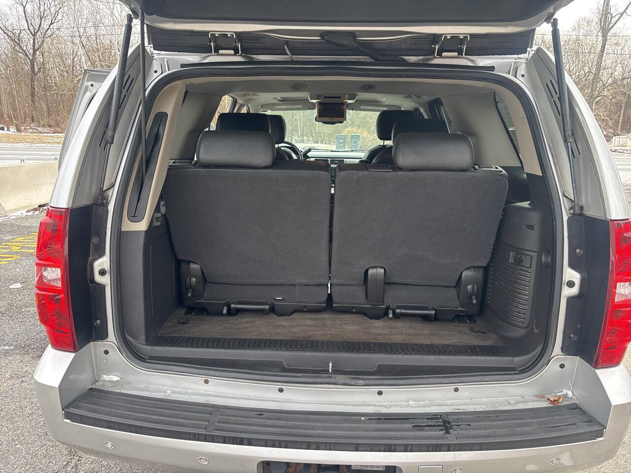 Used 2010 Chevrolet Tahoe LT w/ Luxury Package image 32