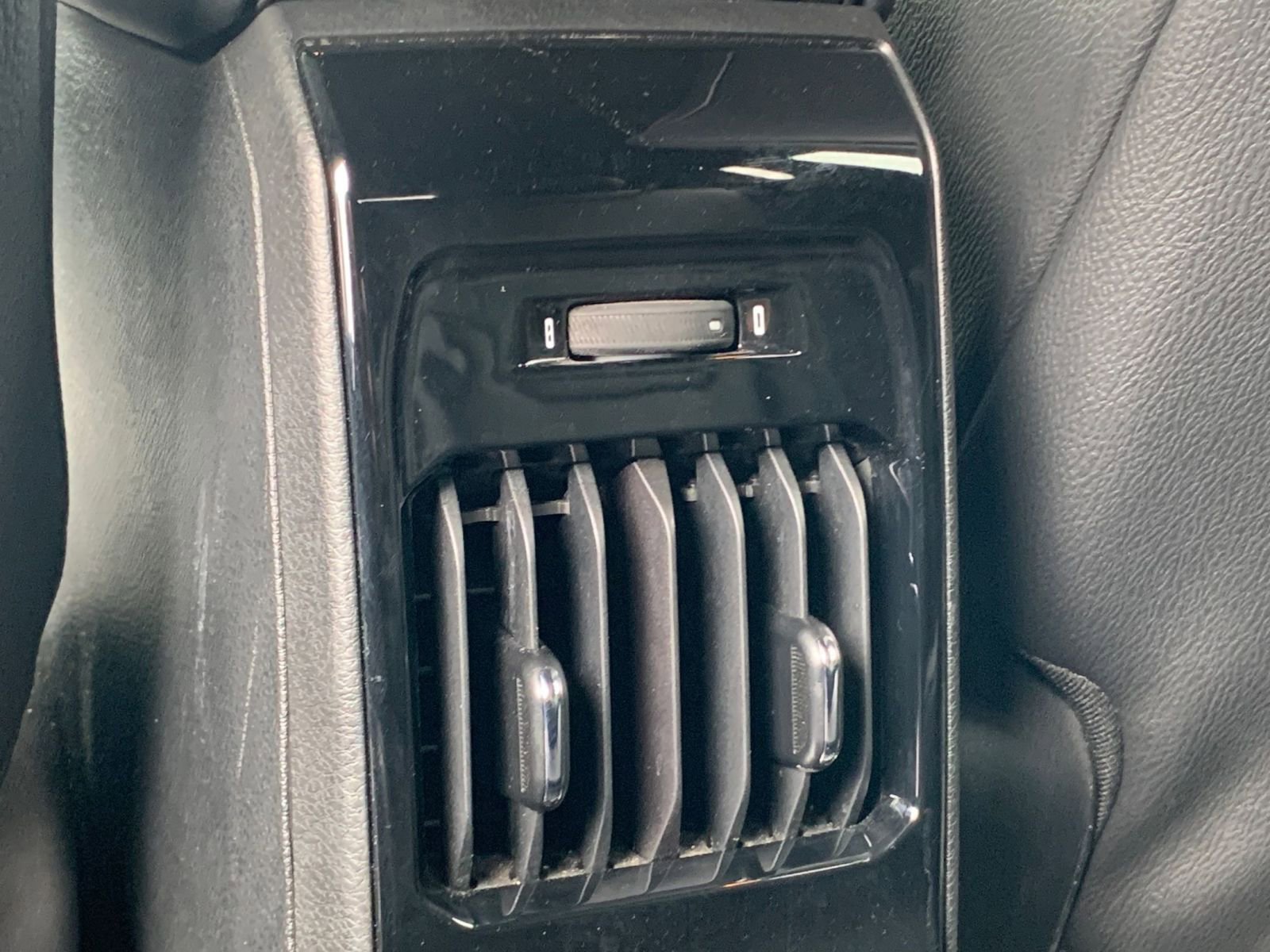 Used 2025 Jeep Compass Limited image 23