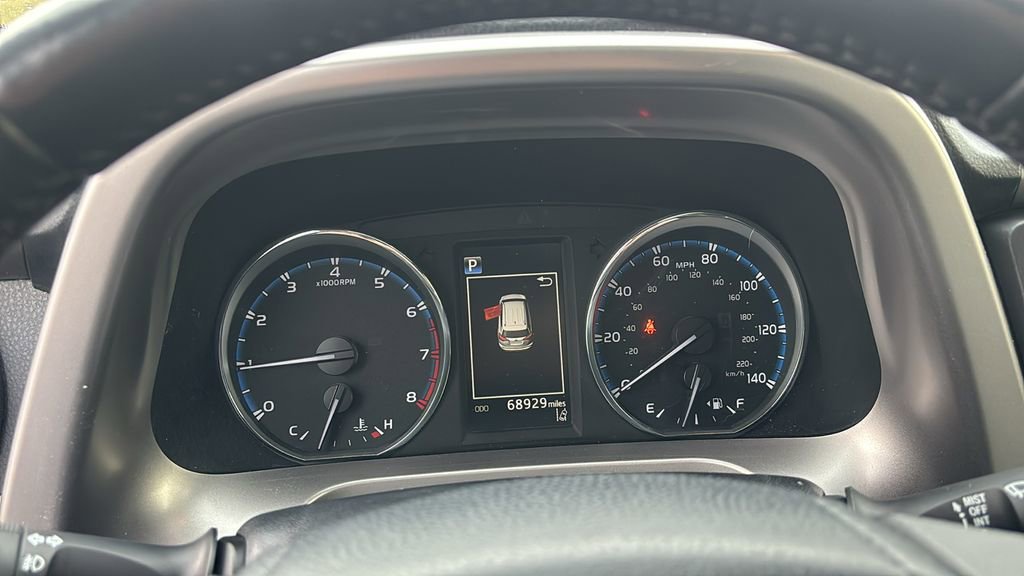 Used 2018 Toyota RAV4 Limited image 16