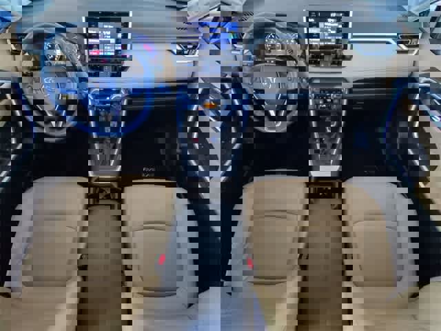 Used 2021 Toyota RAV4 XLE Premium image 15