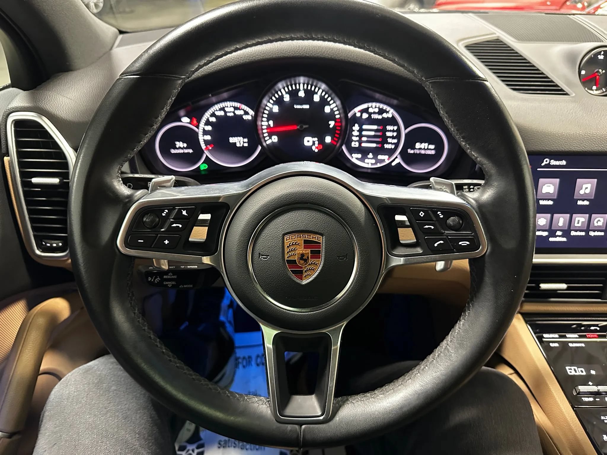 Used 2022 Porsche Cayenne AWD/4WD image 30