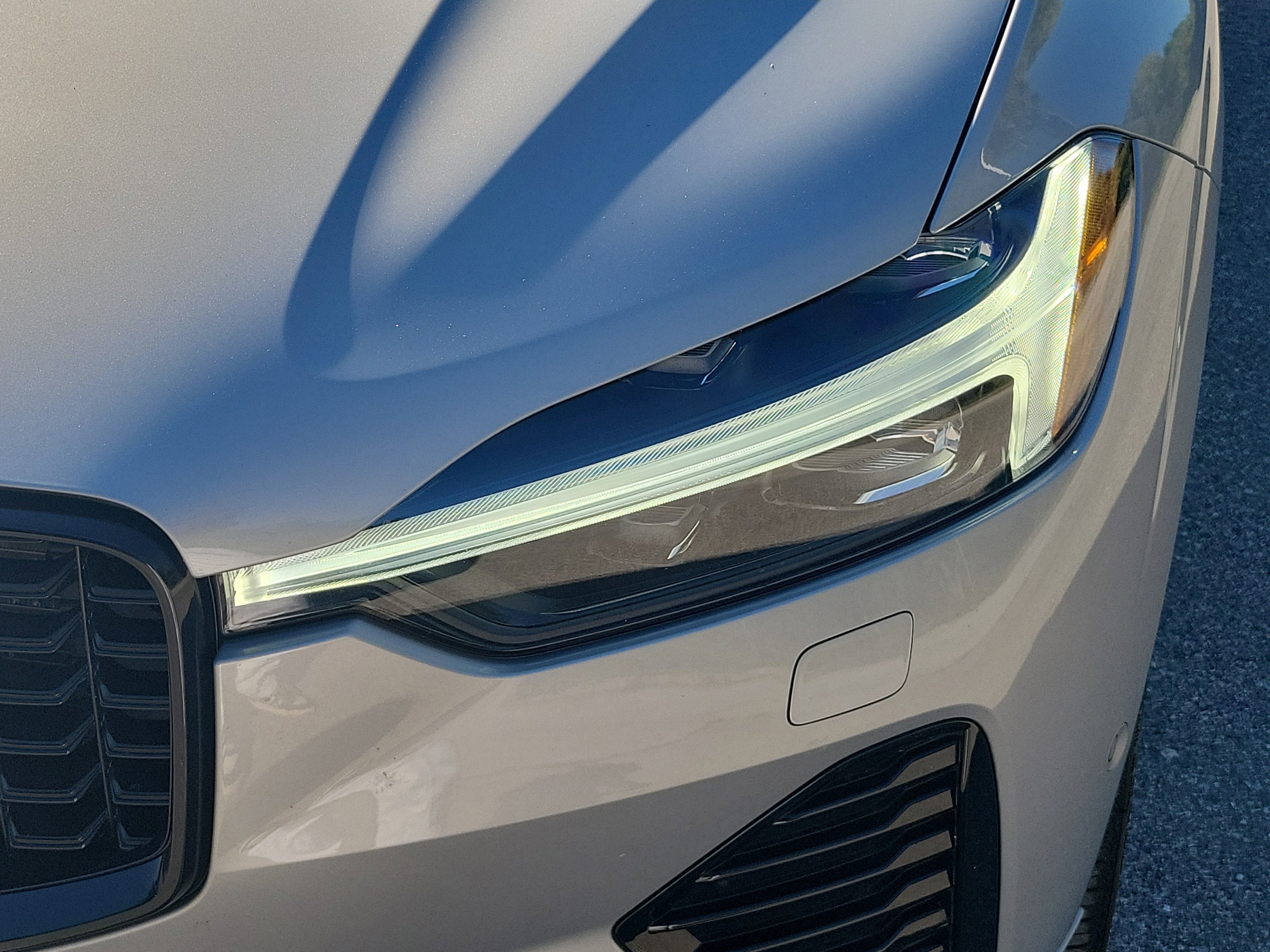 Used 2025 Volvo XC60 B5 Plus image 6