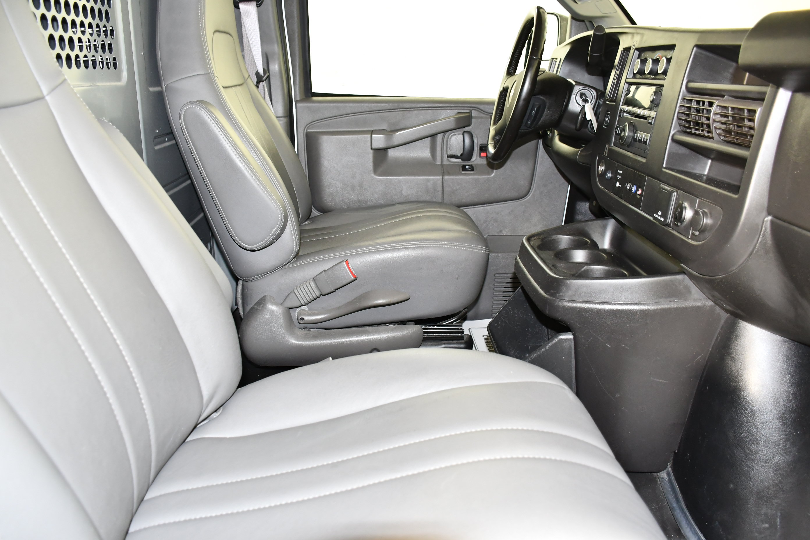Used 2020 Chevrolet Express 2500 w/ Driver Convenience Package RWD image 43
