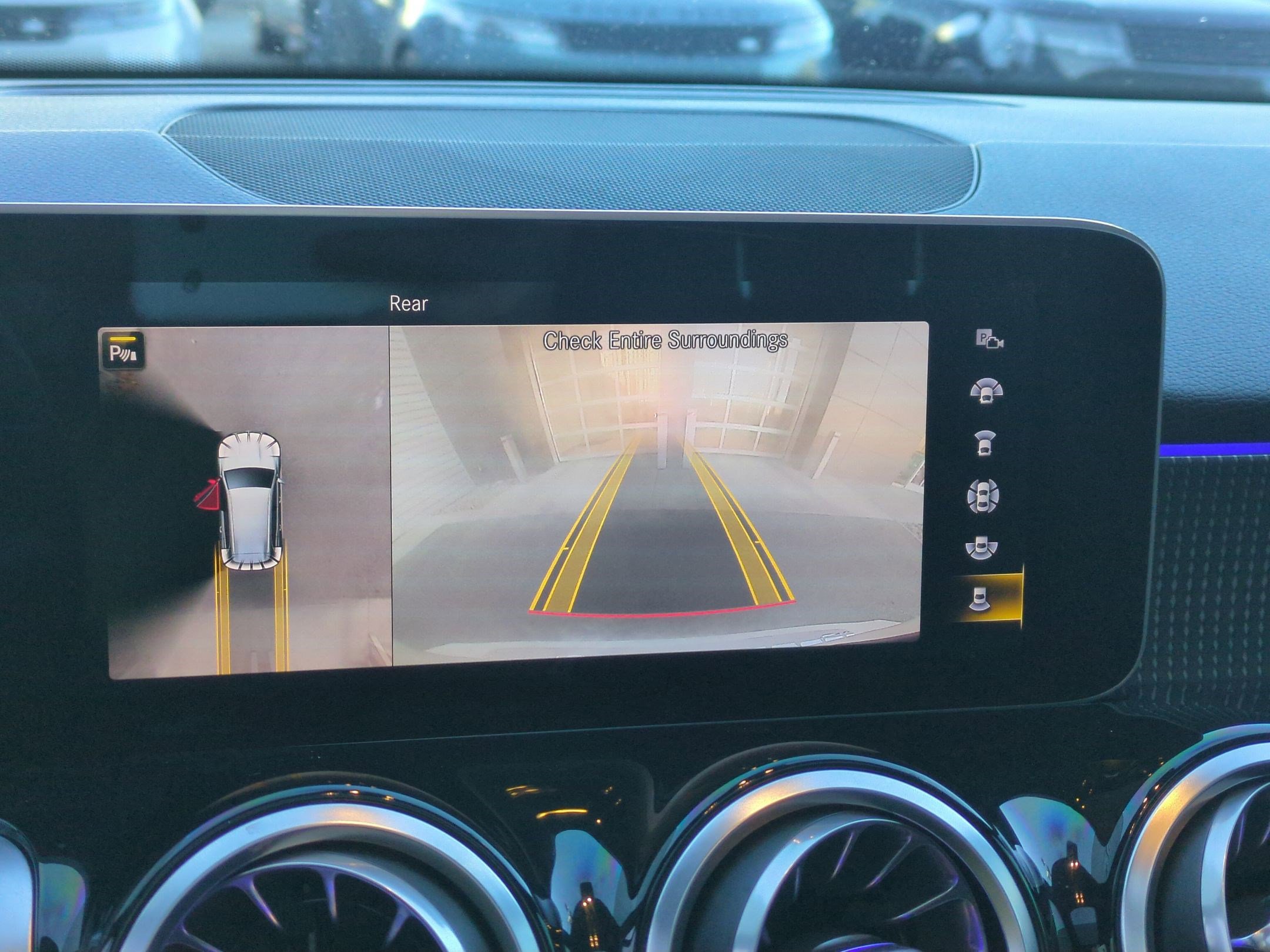 Used 2021 Mercedes-Benz GLB 250 4MATIC image 21