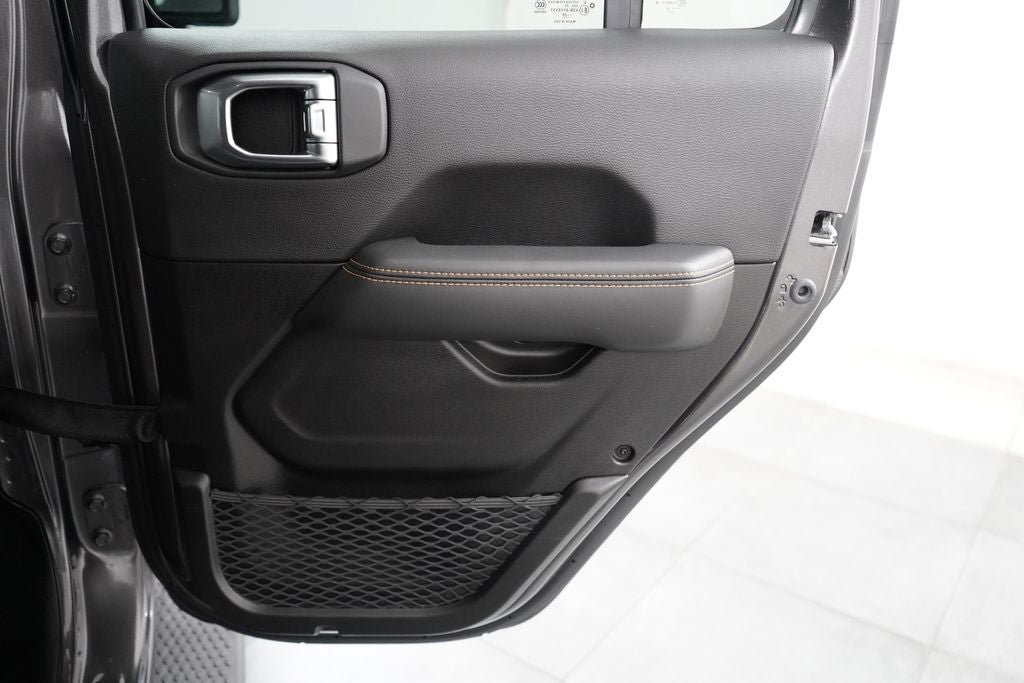 Used 2025 Jeep Wrangler Unlimited Sahara AWD/4WD image 19