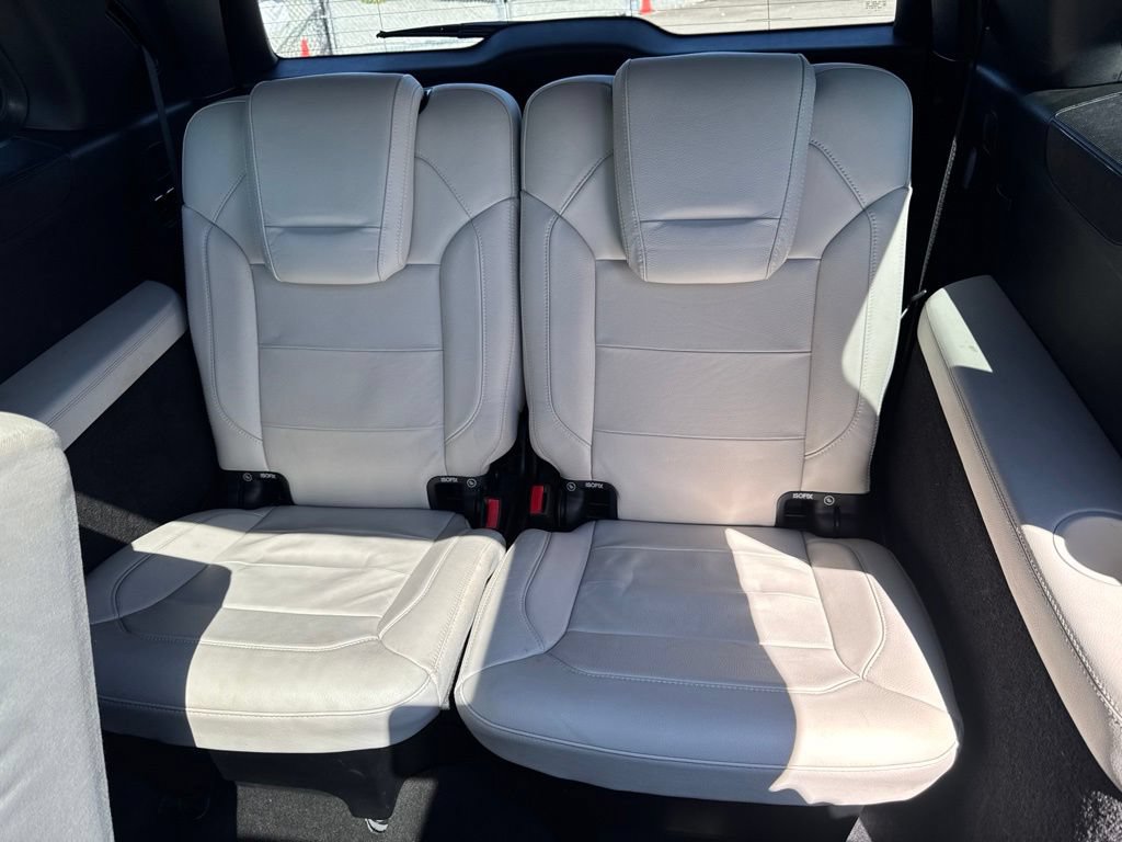Used 2017 Mercedes-Benz GLS 450 4MATIC image 40