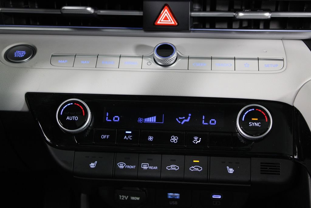 Certified 2025 Hyundai Elantra Limited image 20