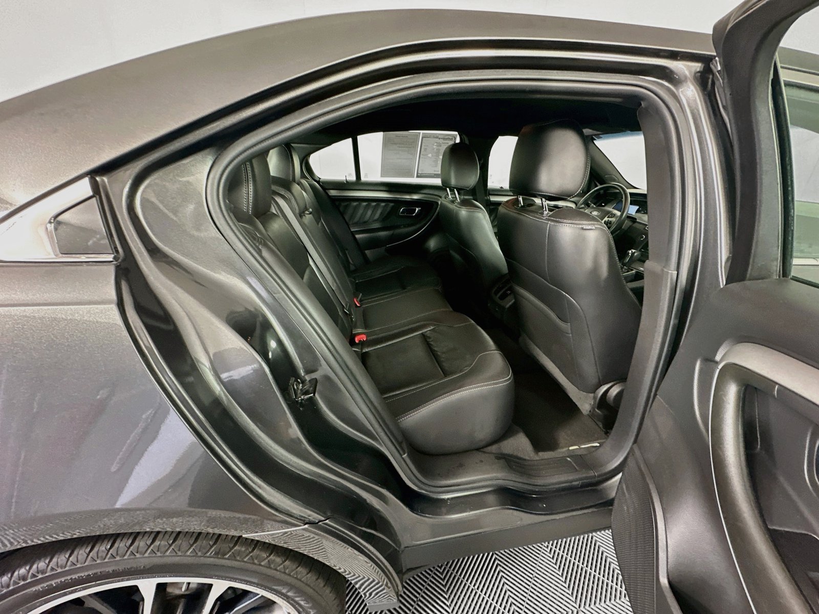 Used 2019 Ford Taurus SEL w/ Equipment Group 201A FWD image 26