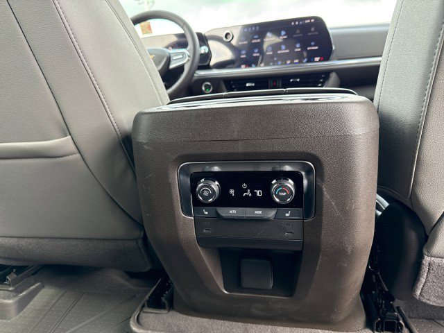 New 2026 Chevrolet Suburban LT w/ Comfort Package image 17