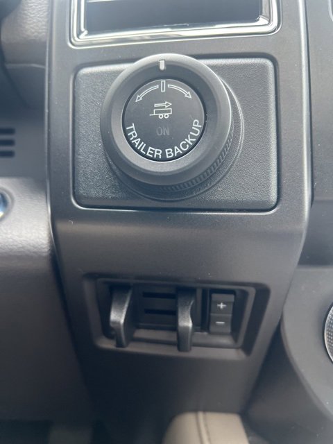 Used 2021 Ford Expedition Limited image 43