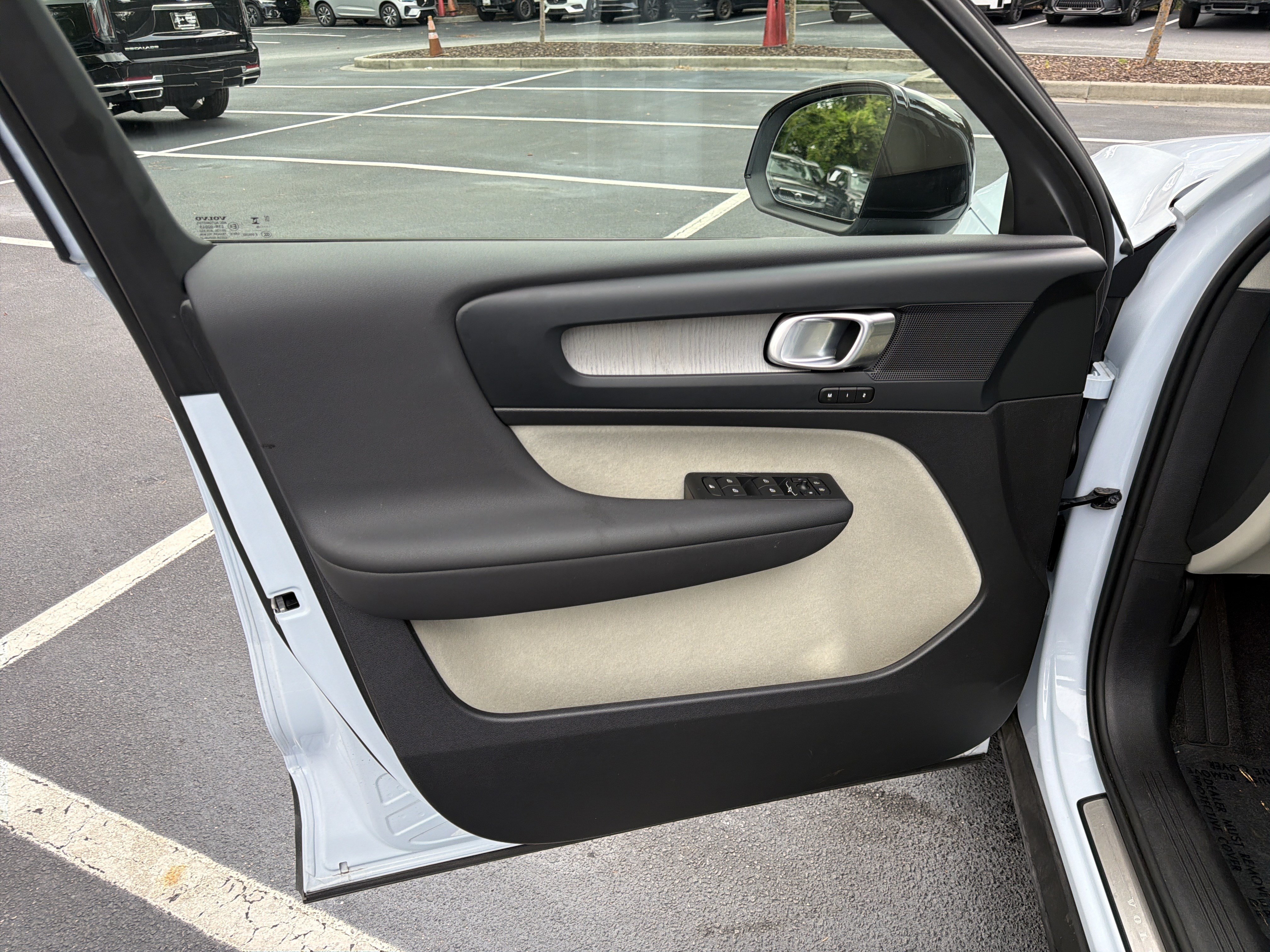 Certified 2026 Volvo XC40 B5 Plus w/ Protection Package Premier AWD/4WD image 14