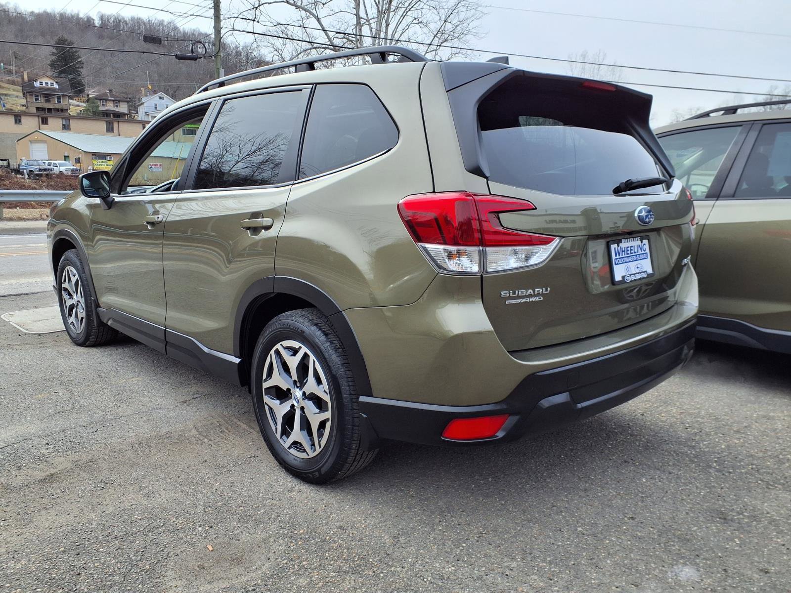 Used 2024 Subaru Forester Premium image 4